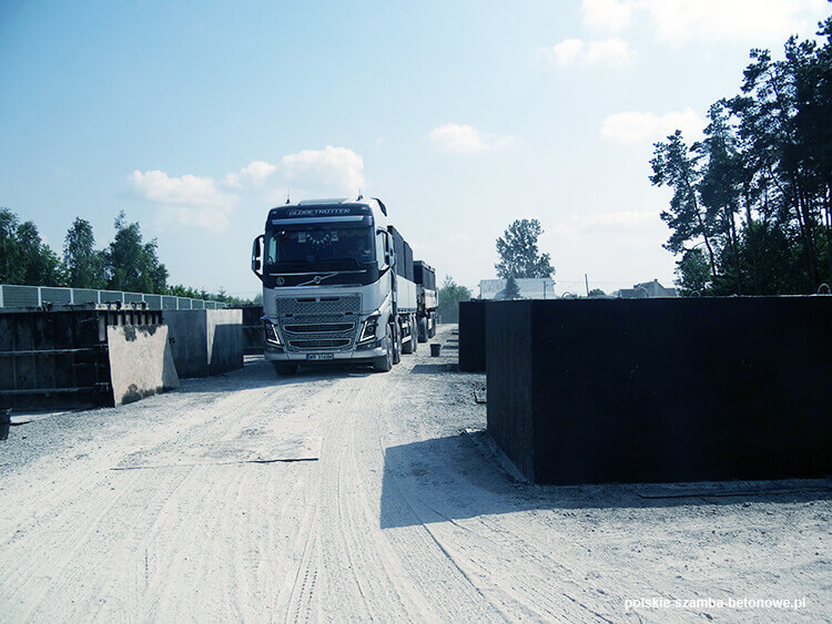 Transport szamb betonowych  w Sulmierzycach